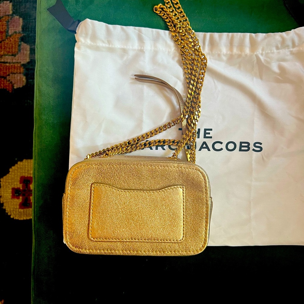 Marc Jacobs Snapshot Bag in metallic gold